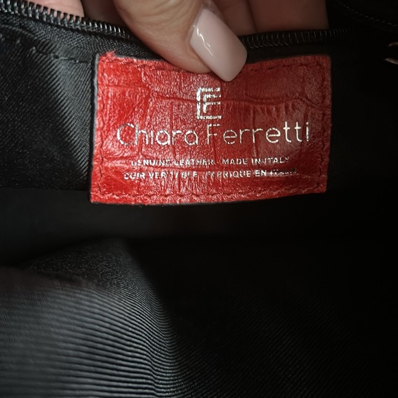 Chiara Ferretti red leather croc embossed box purse with two removable straps - Picture 12 of 13